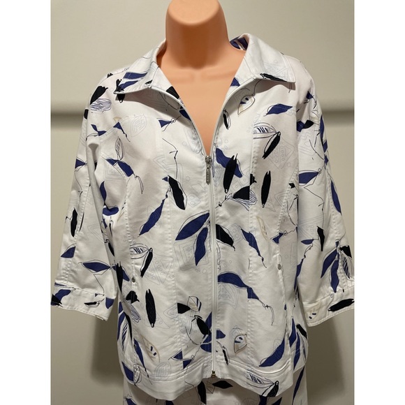 BLACK PEPPER- White leaf print jacket and skirt set - Picture 3 of 9